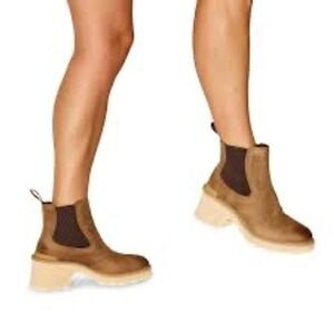 Sorel Hi-line heel waterproof Chelsea boots tan leather women's size 10 trendy